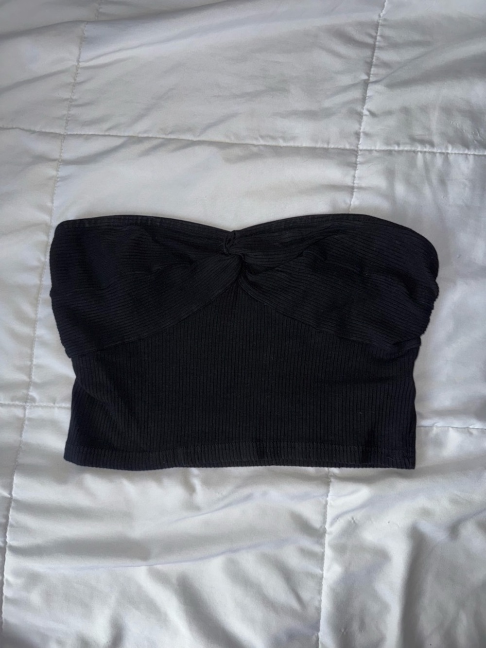 SHEIN Black Ribbed Strapless Twist-Front Tube Top